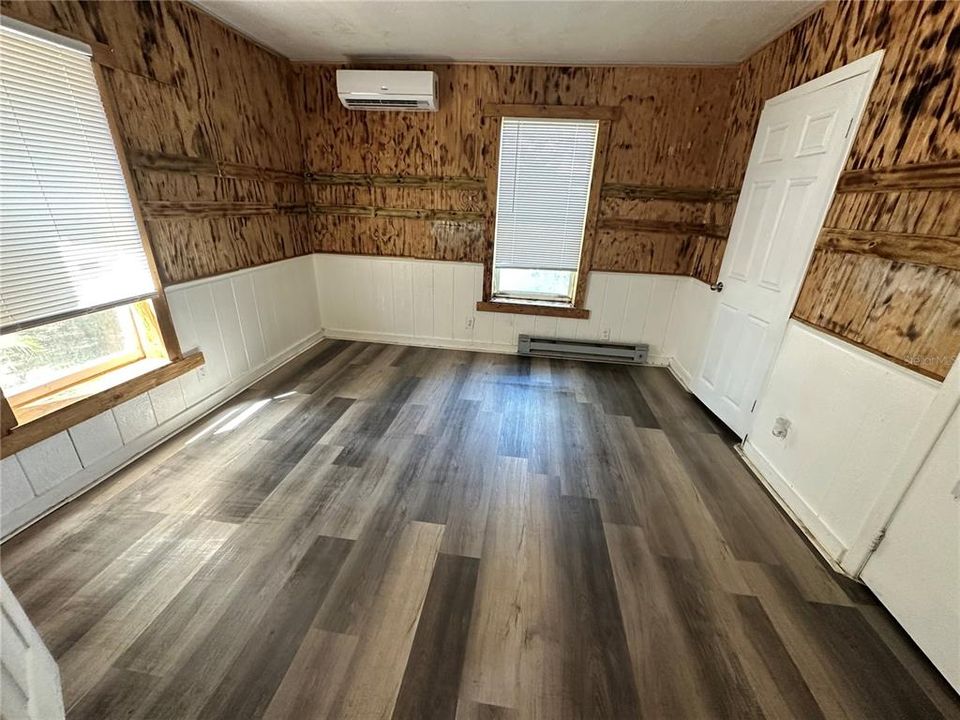 На продажу: $121,000 (2 спален, 1 ванн, 912 Квадратных фут)