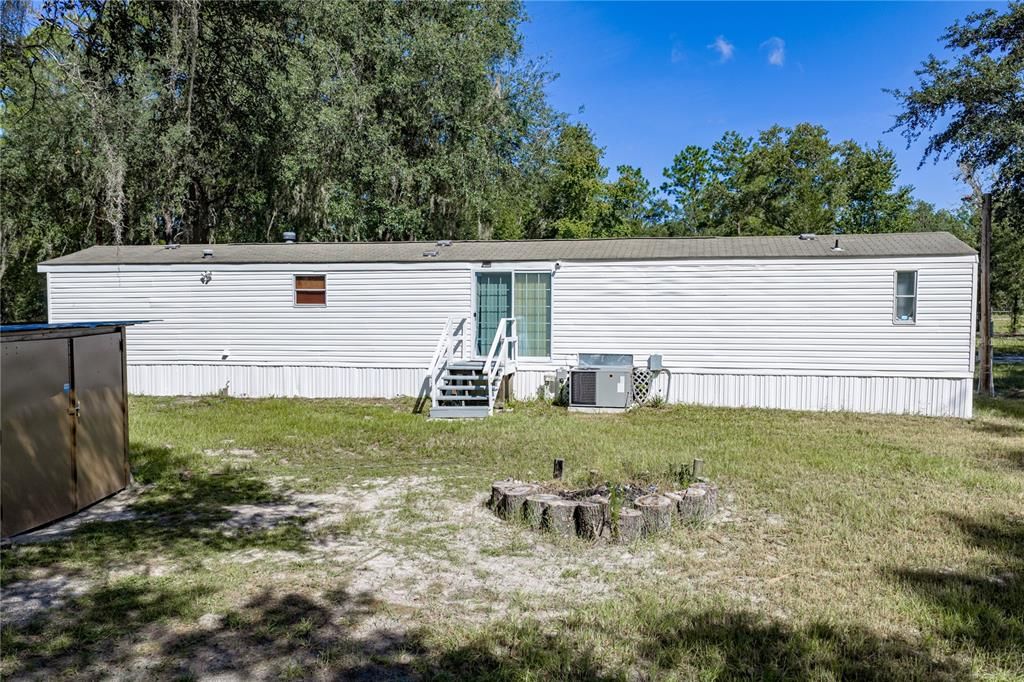 待售: $195,000 (2 贝兹, 2 浴室, 952 平方英尺)