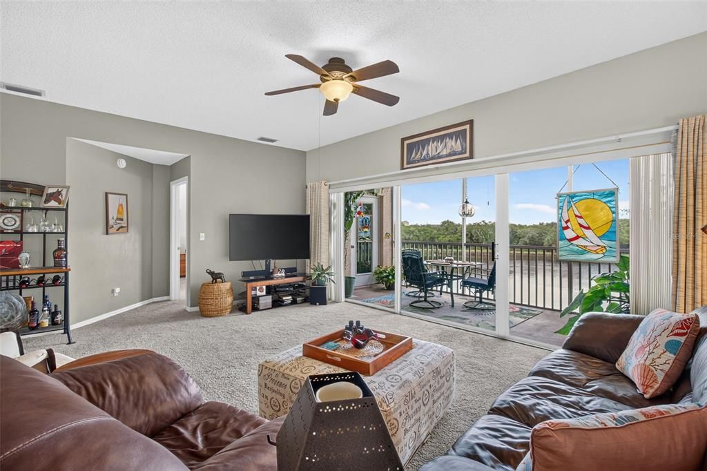 For Sale: $321,000 (3 beds, 2 baths, 1450 Square Feet)