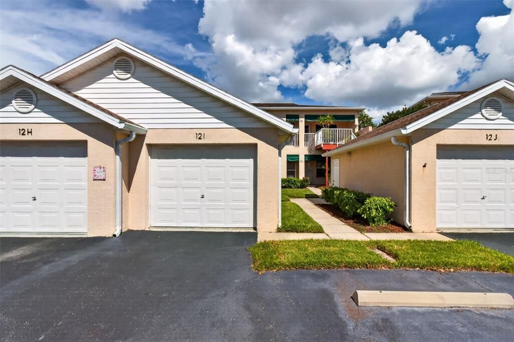 For Sale: $321,000 (3 beds, 2 baths, 1450 Square Feet)