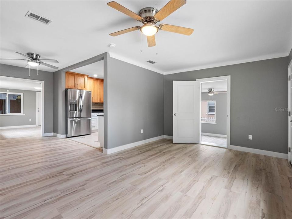 На продажу: $449,000 (3 спален, 2 ванн, 1407 Квадратных фут)