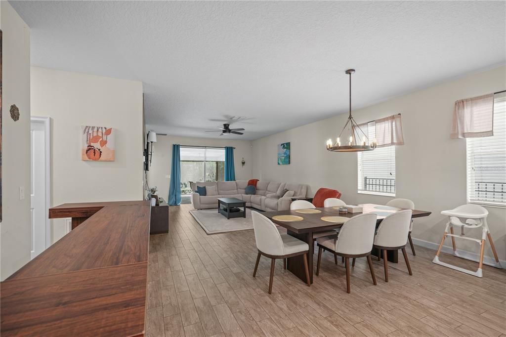 For Sale: $540,000 (3 beds, 2 baths, 2089 Square Feet)