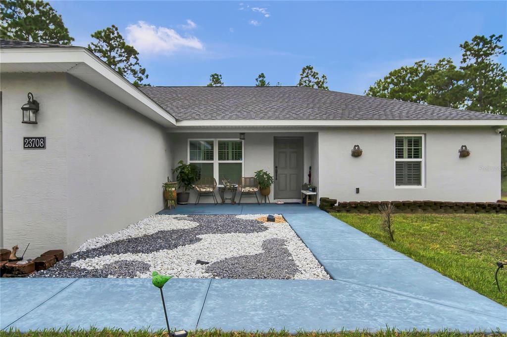For Sale: $309,990 (3 beds, 2 baths, 1705 Square Feet)