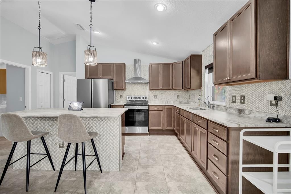 For Sale: $309,990 (3 beds, 2 baths, 1705 Square Feet)