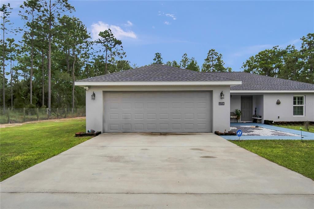 For Sale: $309,990 (3 beds, 2 baths, 1705 Square Feet)