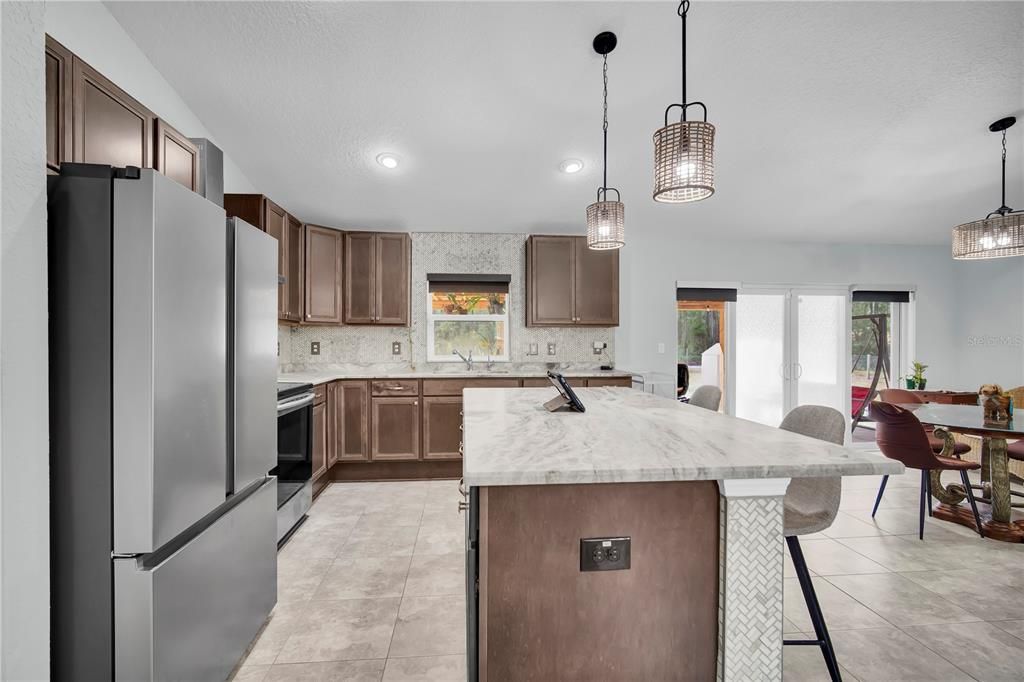For Sale: $309,990 (3 beds, 2 baths, 1705 Square Feet)
