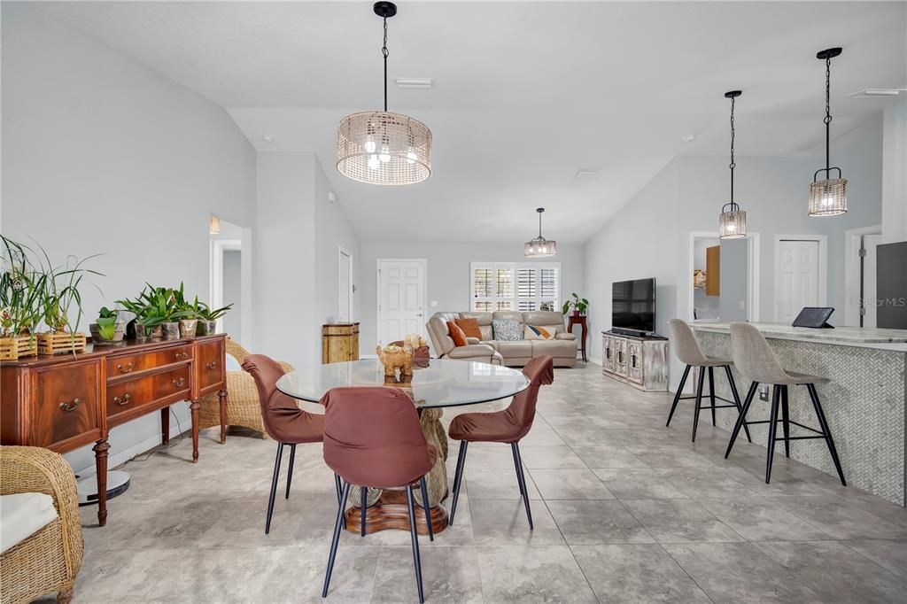 For Sale: $309,990 (3 beds, 2 baths, 1705 Square Feet)