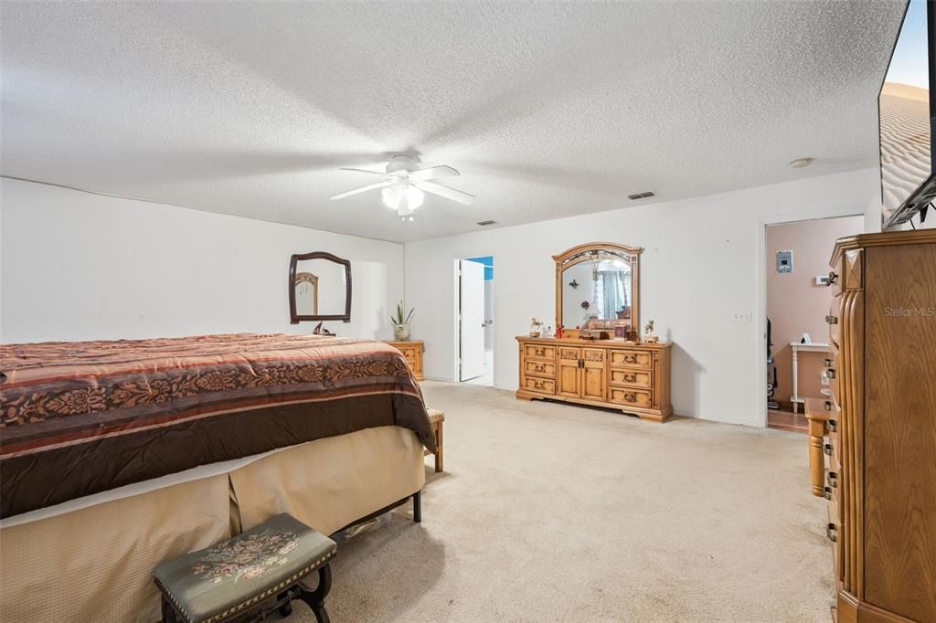 For Sale: $430,000 (4 beds, 2 baths, 2314 Square Feet)