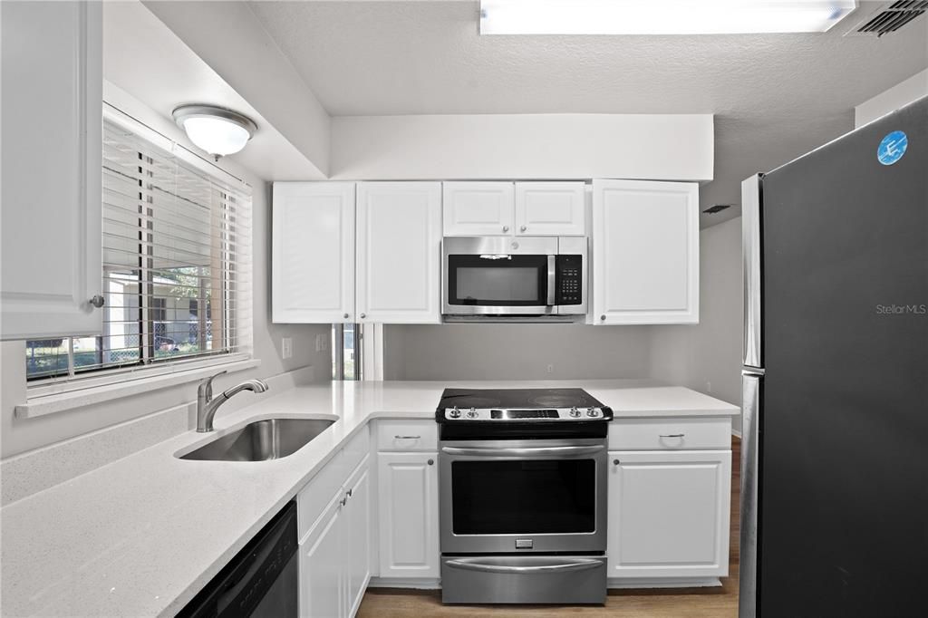 For Sale: $289,900 (3 beds, 2 baths, 1332 Square Feet)