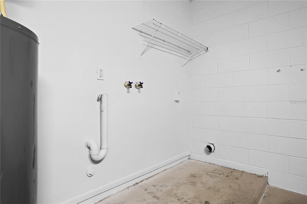 For Sale: $289,900 (3 beds, 2 baths, 1332 Square Feet)