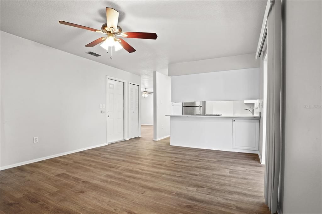 For Sale: $289,900 (3 beds, 2 baths, 1332 Square Feet)