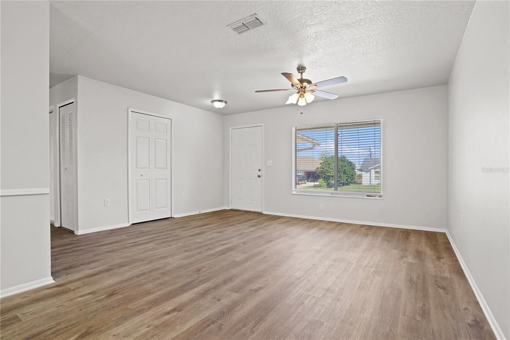 For Sale: $289,900 (3 beds, 2 baths, 1332 Square Feet)