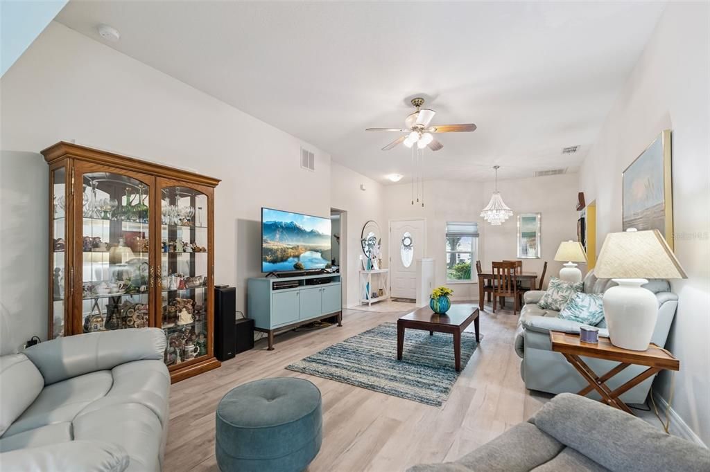 For Sale: $248,000 (3 beds, 2 baths, 1510 Square Feet)