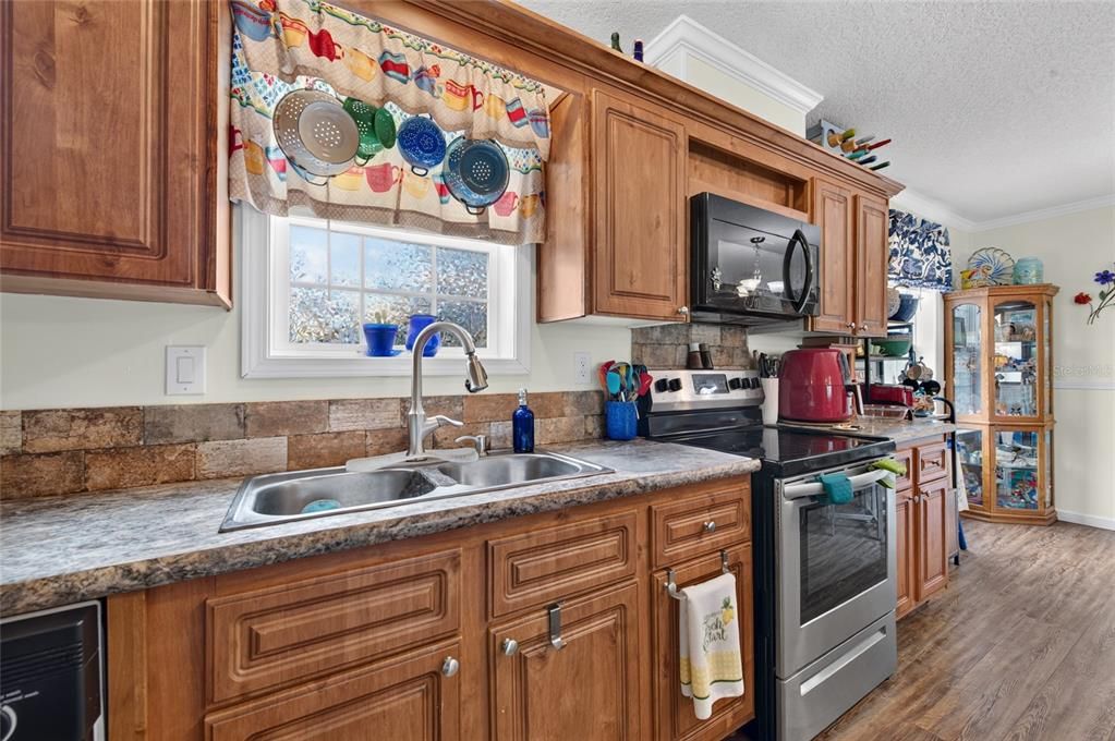 En Venta: $269,900 (3 camas, 2 baños, 1941 Pies cuadrados)
