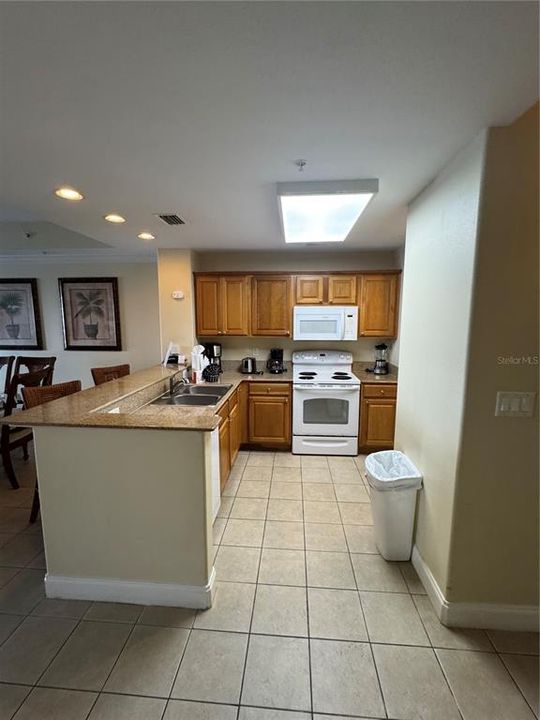 For Sale: $360,000 (2 beds, 2 baths, 1169 Square Feet)