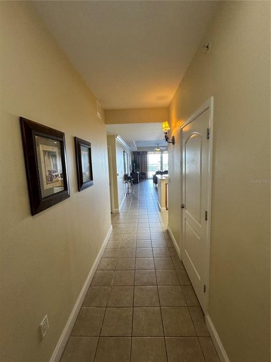 For Sale: $360,000 (2 beds, 2 baths, 1169 Square Feet)