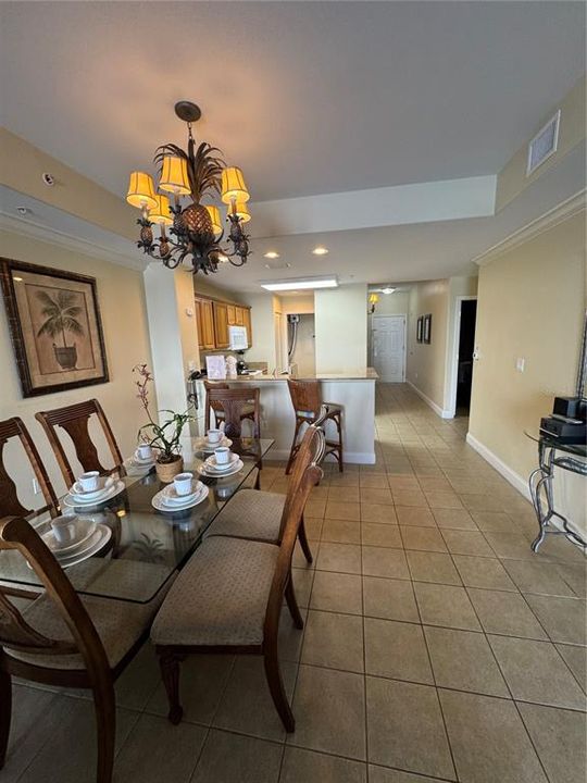 For Sale: $360,000 (2 beds, 2 baths, 1169 Square Feet)