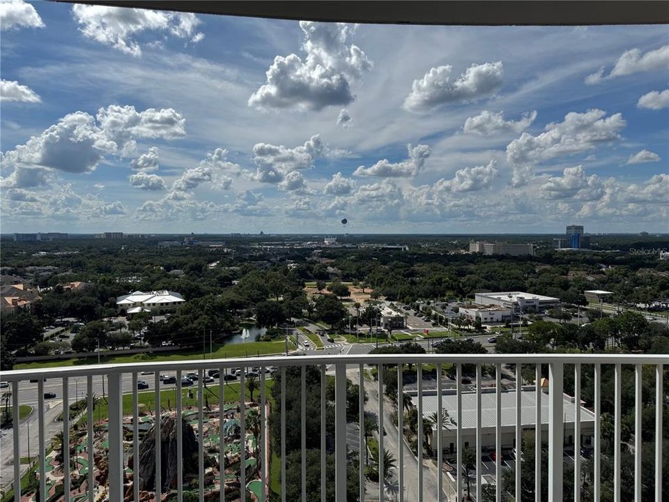 For Sale: $360,000 (2 beds, 2 baths, 1169 Square Feet)