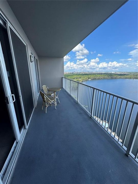 For Sale: $360,000 (2 beds, 2 baths, 1169 Square Feet)