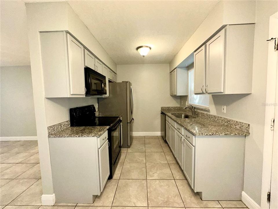 В аренду: $1,399 (3 спален, 2 ванн, 1200 Квадратных фут)