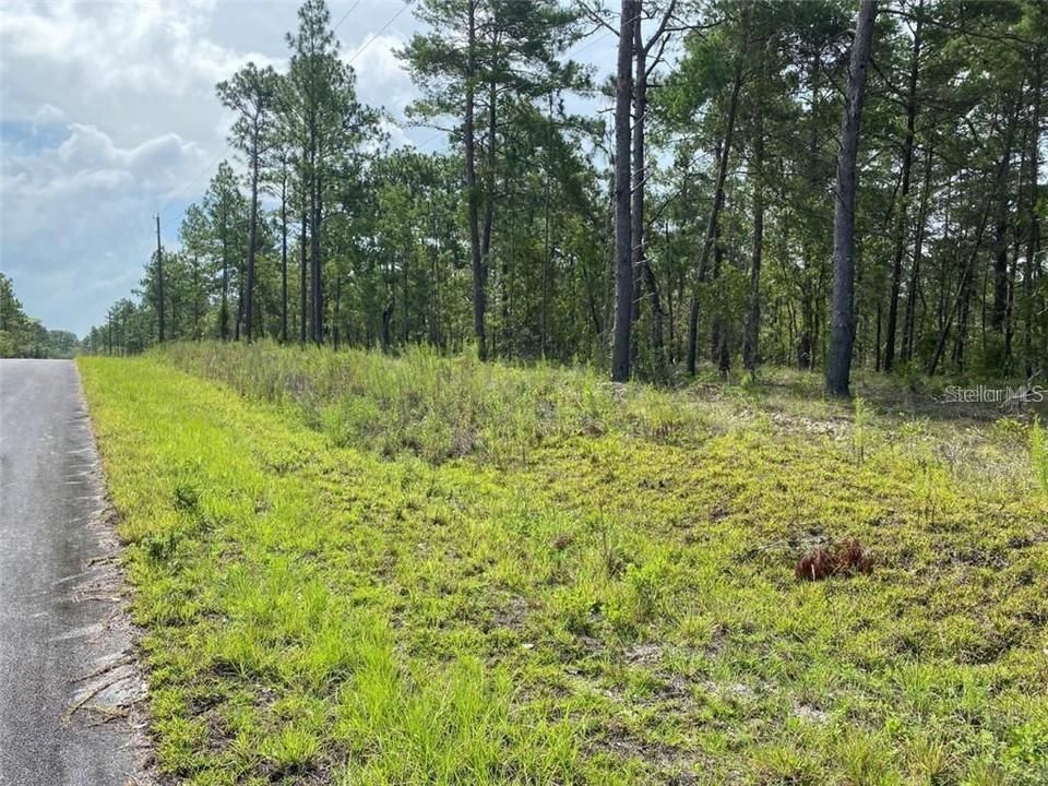 На продажу: $11,000 (0.24 acres)