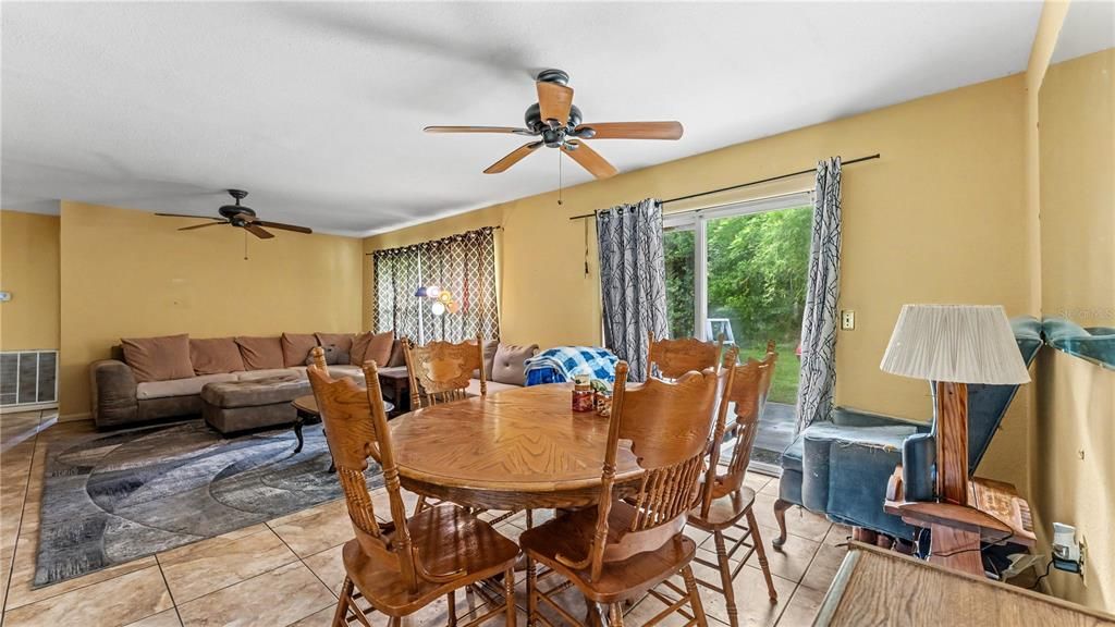 На продажу: $299,000 (3 спален, 2 ванн, 1941 Квадратных фут)