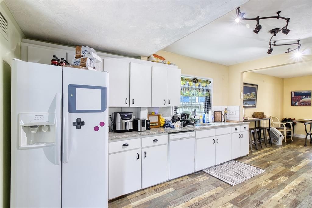 En Venta: $520,000 (5 camas, 4 baños, 2325 Pies cuadrados)