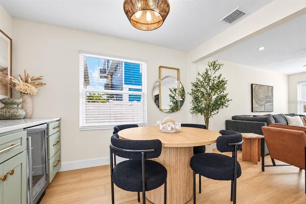 For Sale: $699,000 (3 beds, 1 baths, 1008 Square Feet)