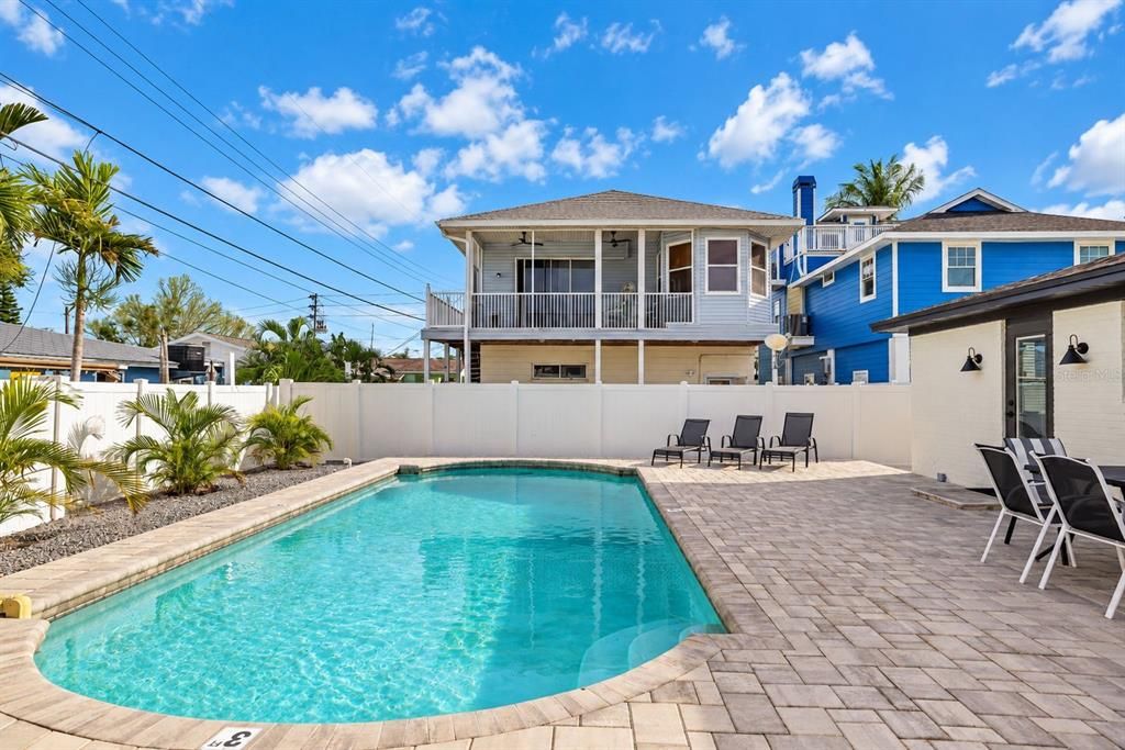 For Sale: $699,000 (3 beds, 1 baths, 1008 Square Feet)
