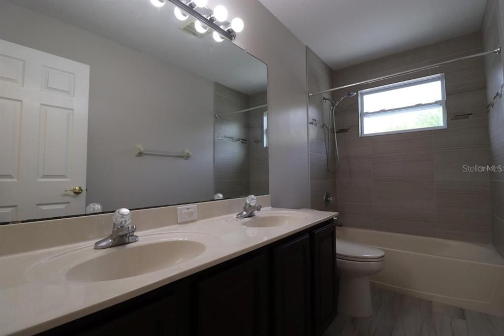 En Venta: $625,000 (4 camas, 3 baños, 2873 Pies cuadrados)