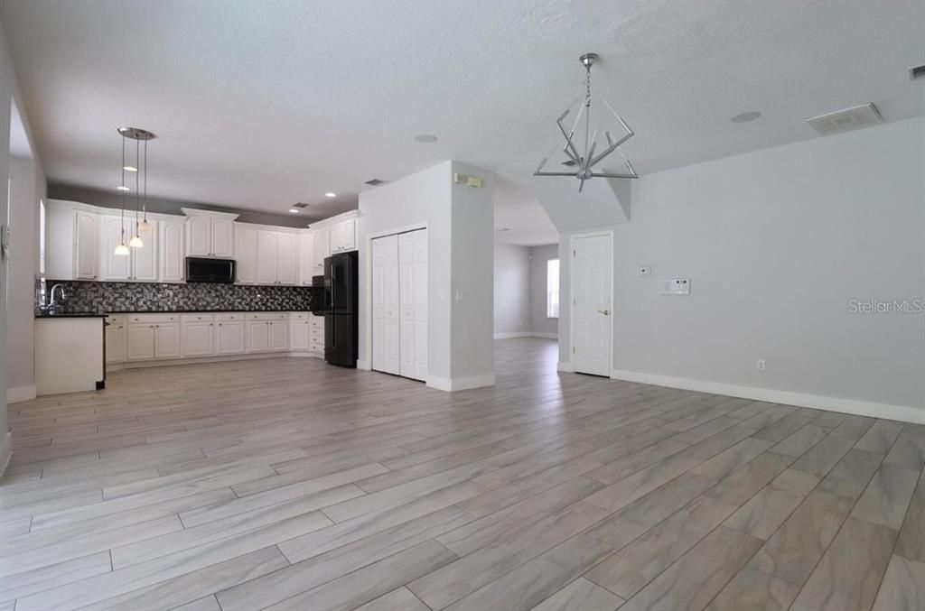 En Venta: $625,000 (4 camas, 3 baños, 2873 Pies cuadrados)