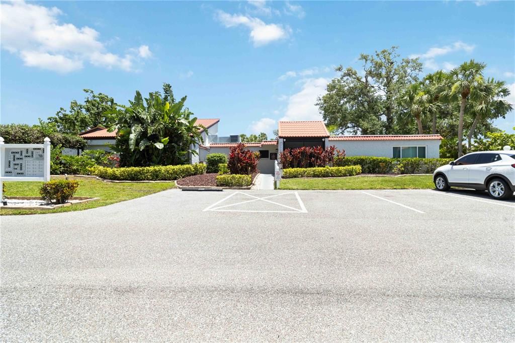 For Sale: $199,950 (2 beds, 2 baths, 964 Square Feet)