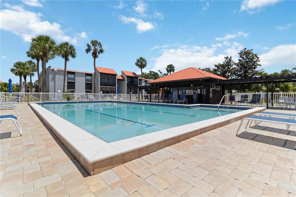 For Sale: $199,950 (2 beds, 2 baths, 964 Square Feet)
