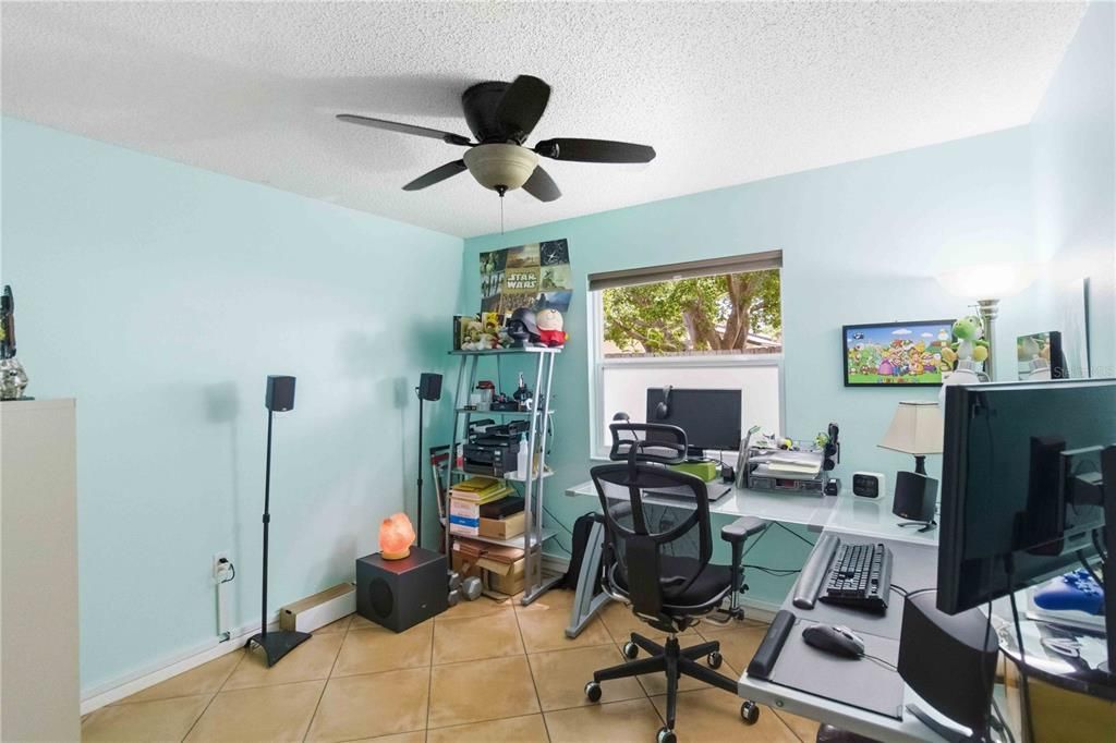 For Sale: $199,950 (2 beds, 2 baths, 964 Square Feet)