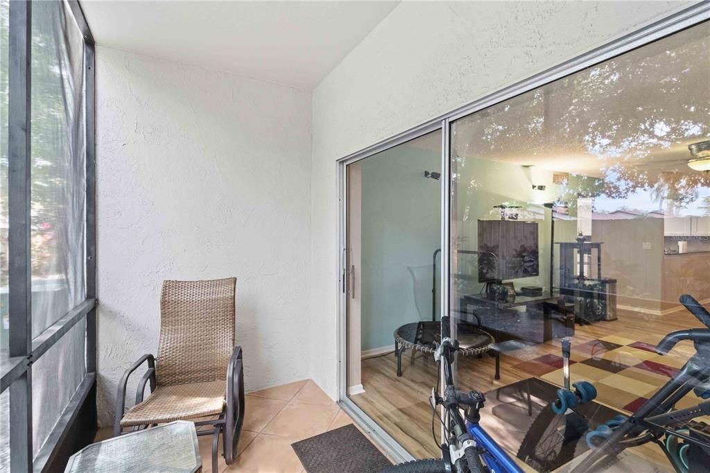 For Sale: $199,950 (2 beds, 2 baths, 964 Square Feet)