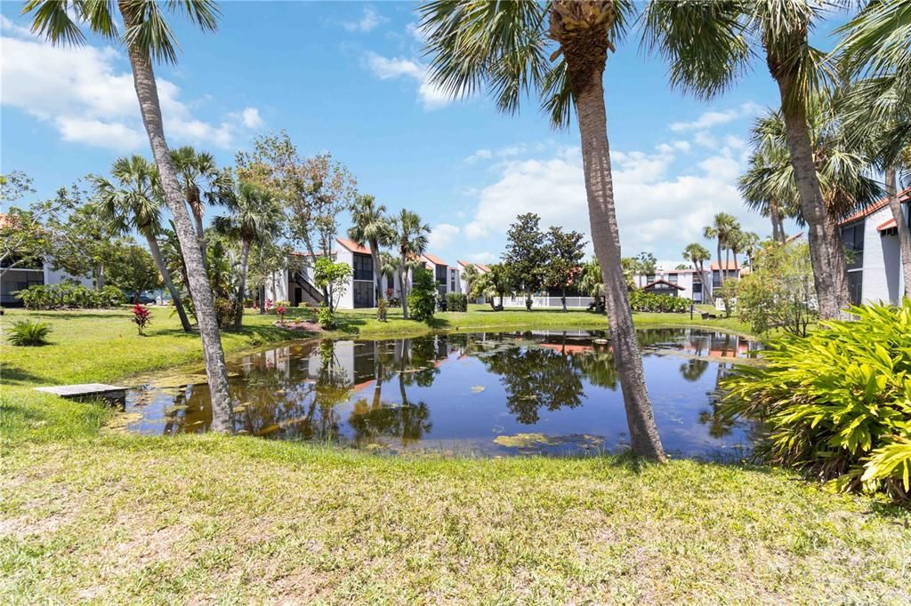 For Sale: $199,950 (2 beds, 2 baths, 964 Square Feet)