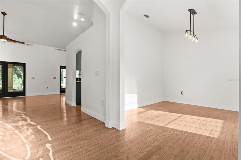 For Sale: $415,000 (3 beds, 2 baths, 1883 Square Feet)