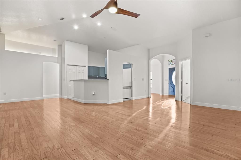 For Sale: $415,000 (3 beds, 2 baths, 1883 Square Feet)