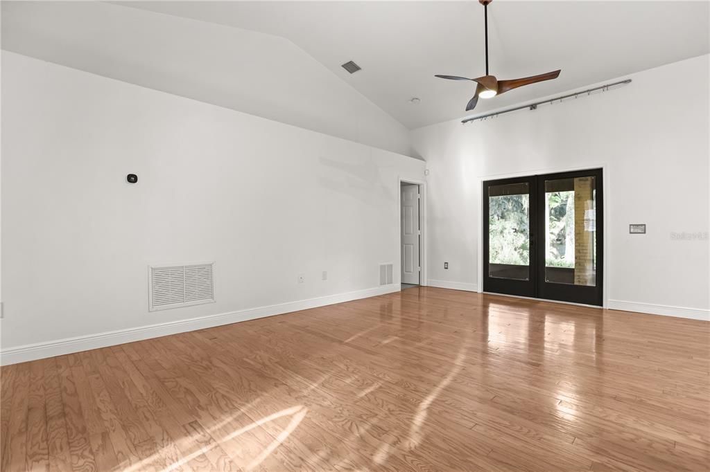 For Sale: $415,000 (3 beds, 2 baths, 1883 Square Feet)