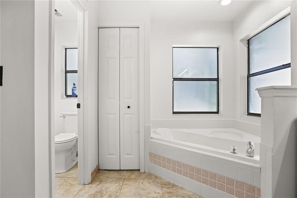For Sale: $415,000 (3 beds, 2 baths, 1883 Square Feet)