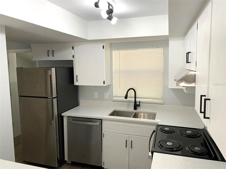 For Sale: $489,000 (6 beds, 0 baths, 2100 Square Feet)