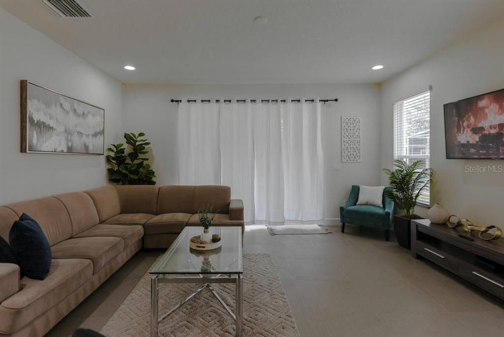 For Rent: $2,500 (3 beds, 2 baths, 1512 Square Feet)