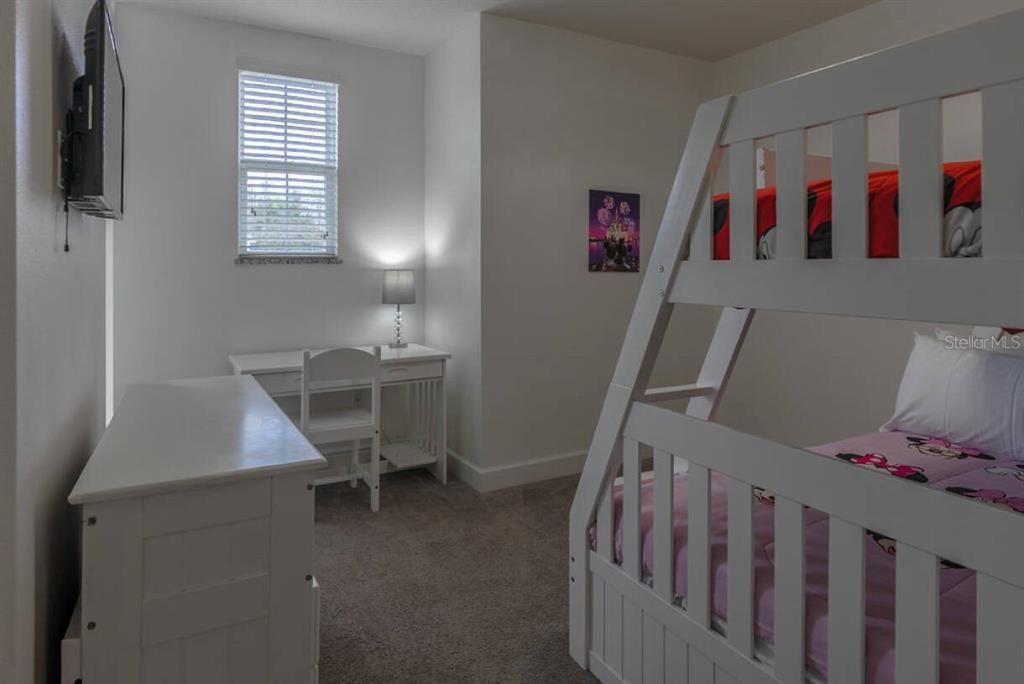 For Rent: $2,500 (3 beds, 2 baths, 1512 Square Feet)