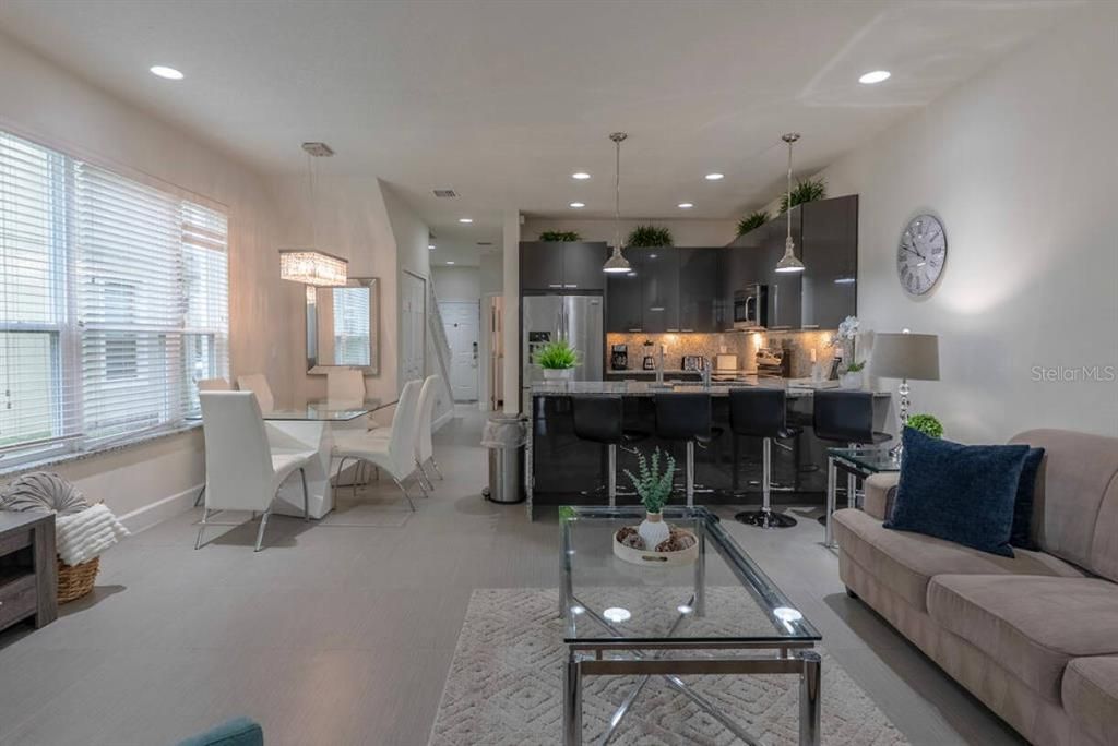 For Rent: $2,500 (3 beds, 2 baths, 1512 Square Feet)