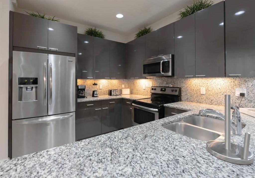 For Rent: $2,500 (3 beds, 2 baths, 1512 Square Feet)