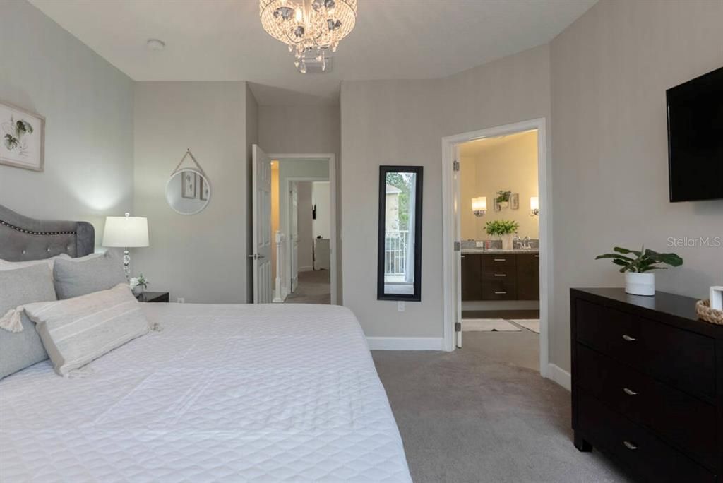 For Rent: $2,500 (3 beds, 2 baths, 1512 Square Feet)