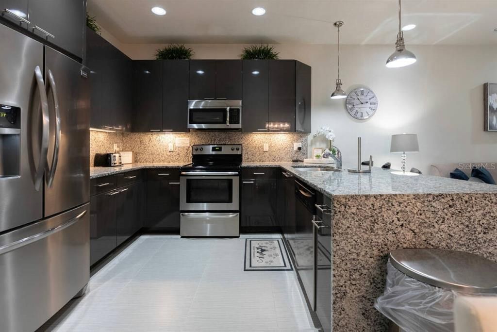 For Rent: $2,500 (3 beds, 2 baths, 1512 Square Feet)