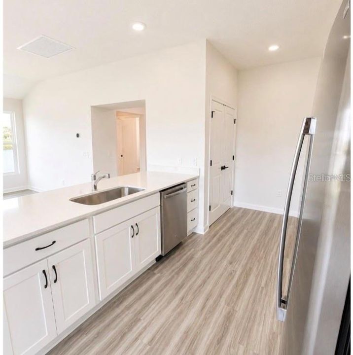 For Rent: $2,550 (3 beds, 2 baths, 1487 Square Feet)