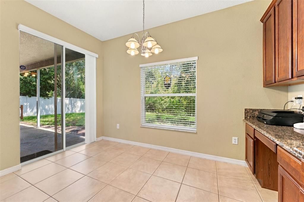 For Sale: $325,000 (6 beds, 3 baths, 2992 Square Feet)