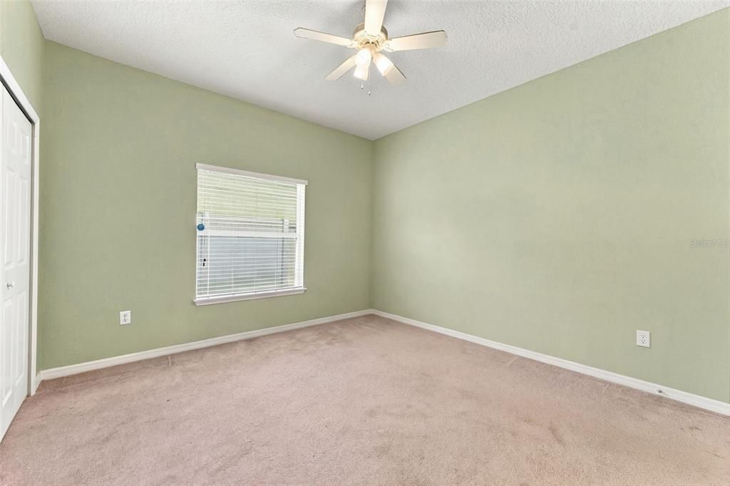 For Sale: $325,000 (6 beds, 3 baths, 2992 Square Feet)